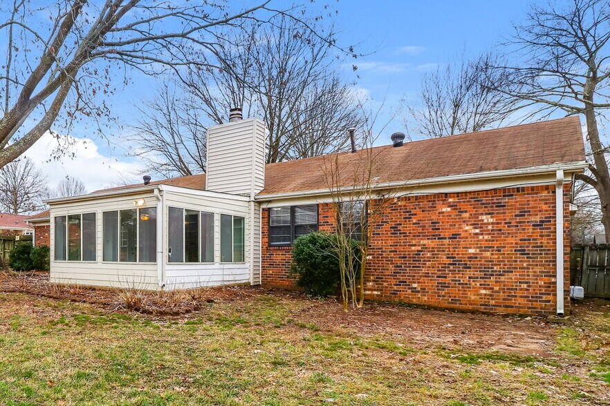 Building Photo - 6424 Barwick Dr