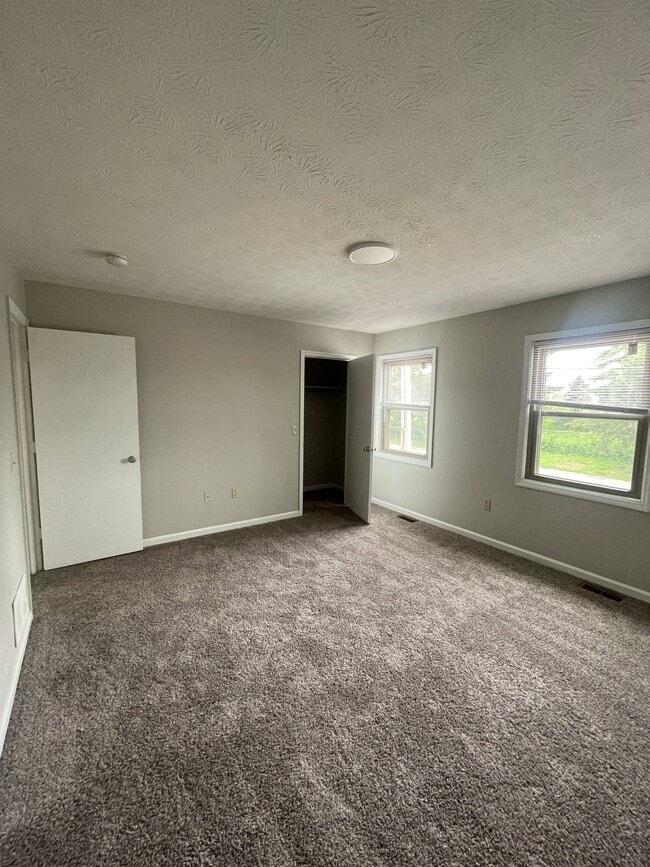 Building Photo - 223 Churchill Dr