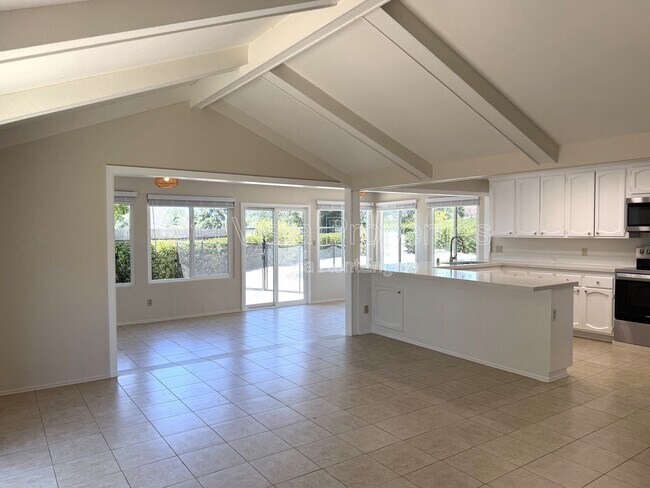 Building Photo - 12480 Escala Ln