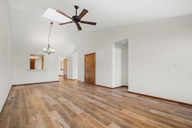 Building Photo - 3089 Aspen Dr