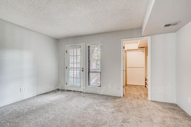 Building Photo - 540 S Forest St