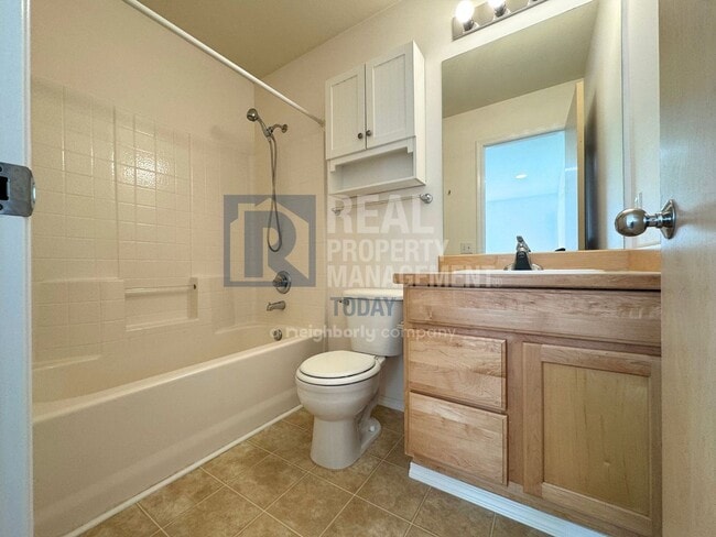 Building Photo - Charming 3-Bed, 2.5-Bath DuPont Home Near JBLM!