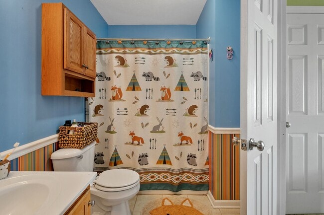 Building Photo - Stunning 4 Bed 3.5 Bath Home with Bonus Ro...