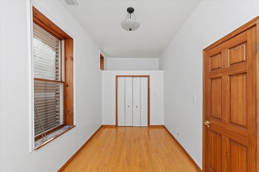 Building Photo - 1707 N Fairfield Ave