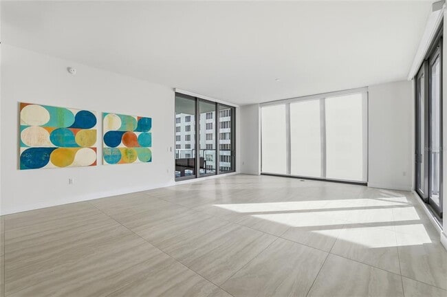 Building Photo - 301 1st St S