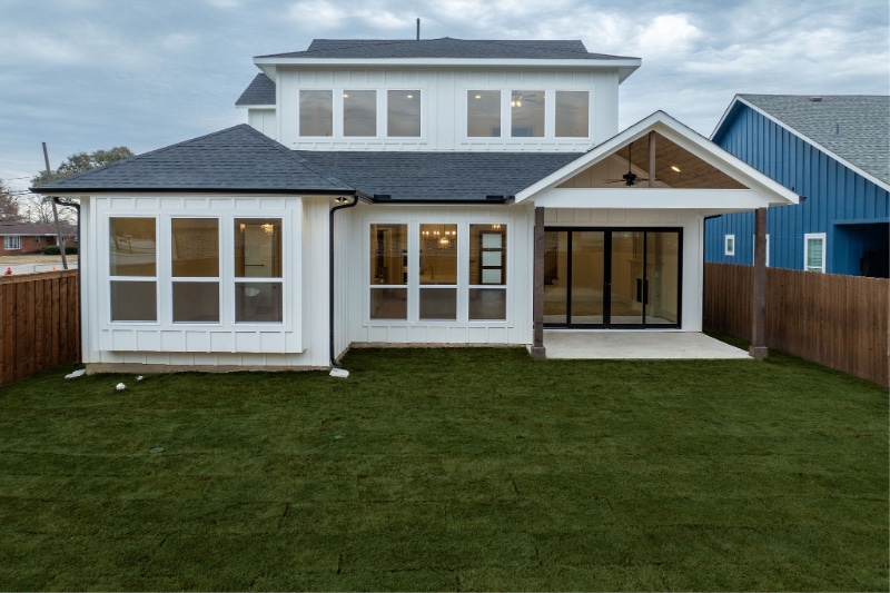 Building Photo - 317 Travis St