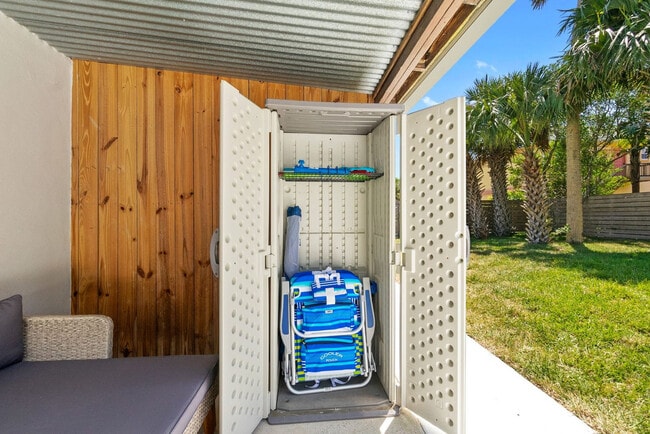 Building Photo - 103 A St