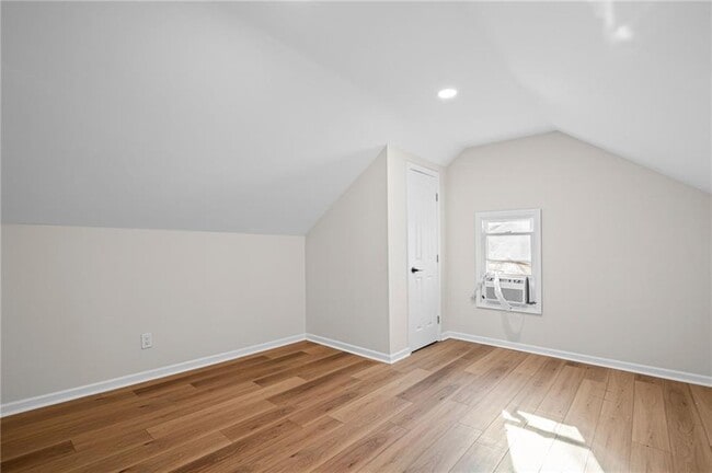 Building Photo - 1467 Ryan St SW