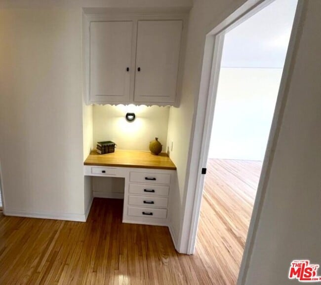 Building Photo - 958 N Vista St