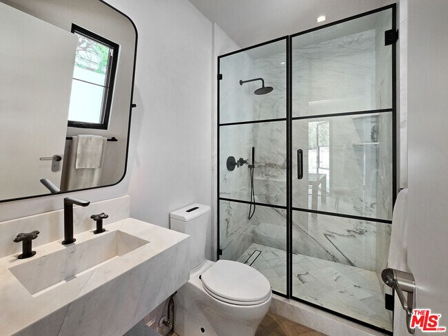 Building Photo - 2288 Coldwater Canyon Dr