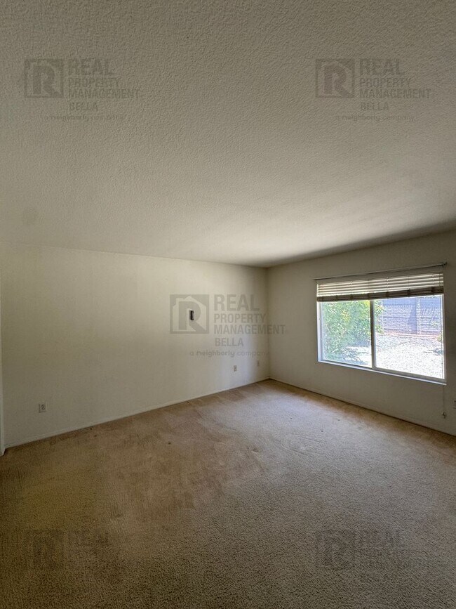 Building Photo - Charming 3 Bedroom, 2 Bathroom Home in Hemet