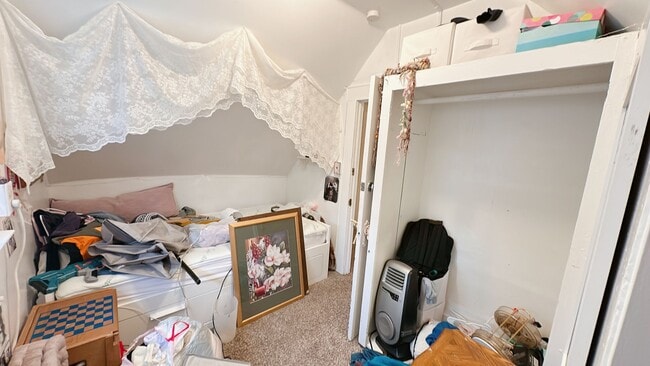 Building Photo - PRELEASE:  4+bdrm/1bath near WWU + Sehome Hill