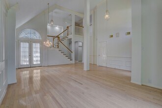 Building Photo - 14019 Lake Trail Dr