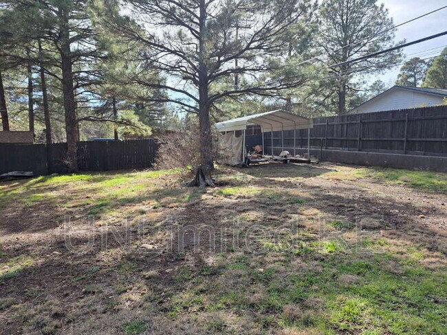 Building Photo - 2589 N Oakmont Dr