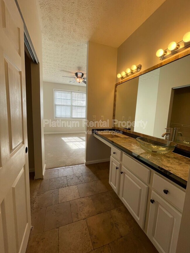 Building Photo - 301 Harmony Ct