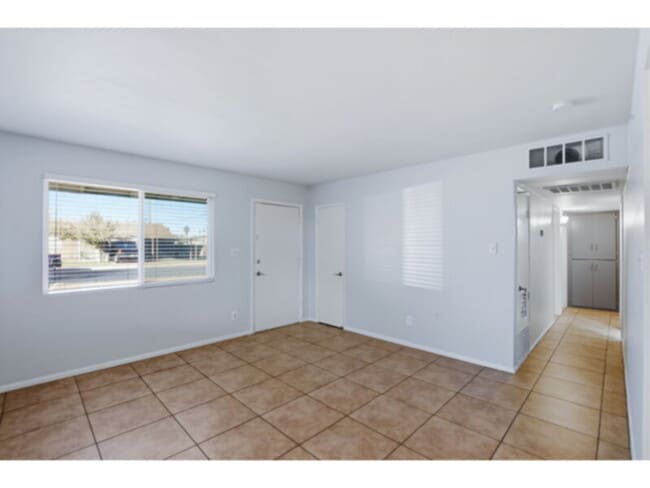 Building Photo - 3 Bedroom Home in Tempe!