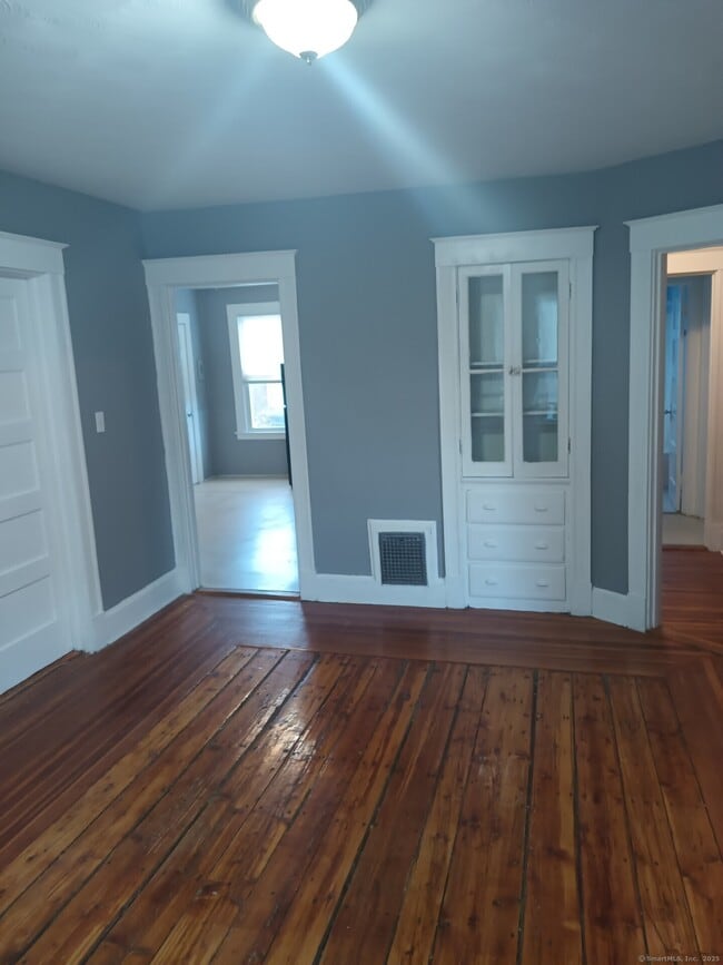 Building Photo - 50 Newington Ave