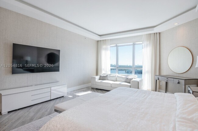 Building Photo - 17301 Biscayne Blvd