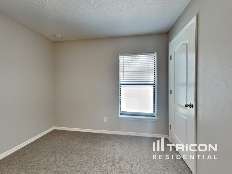 Building Photo - 1608 Fitzgerald Dr