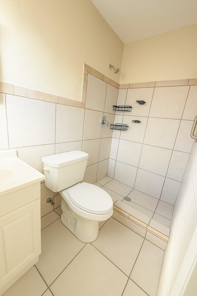 Building Photo - 6721 McClellan St