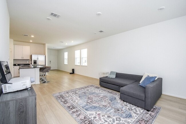 Building Photo - 18006 Whitetail Run Ln