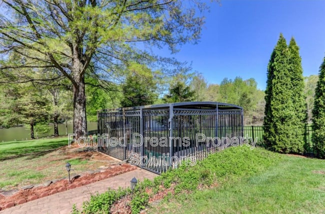 Building Photo - 6421 Ashton Park Dr