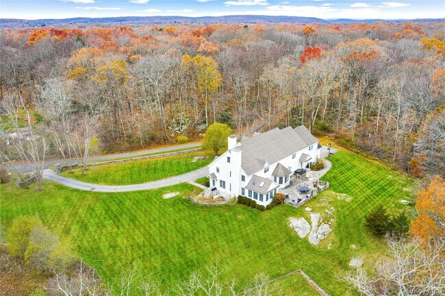 Building Photo - 11 Lost Nations Rd