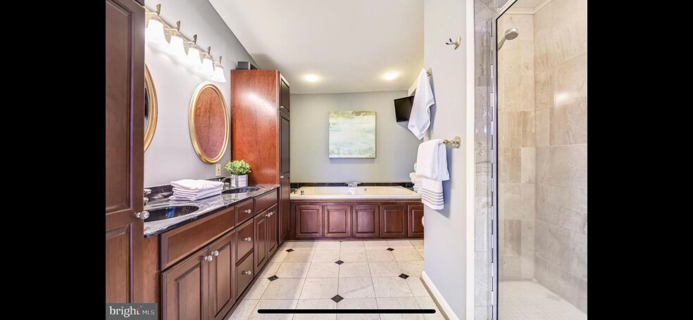 Building Photo - 1250 William St