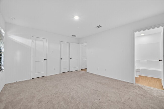 Building Photo - 9007 Estes Lks Dr