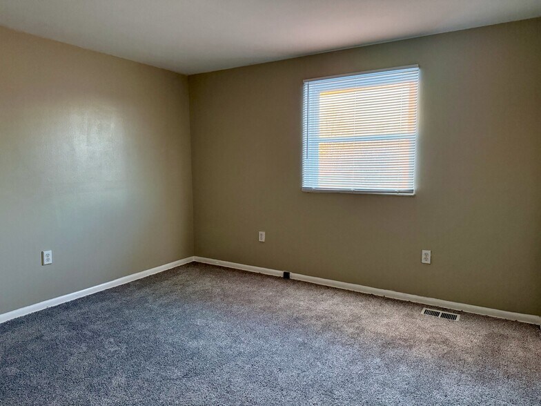 Building Photo - 241 Euclid Ave