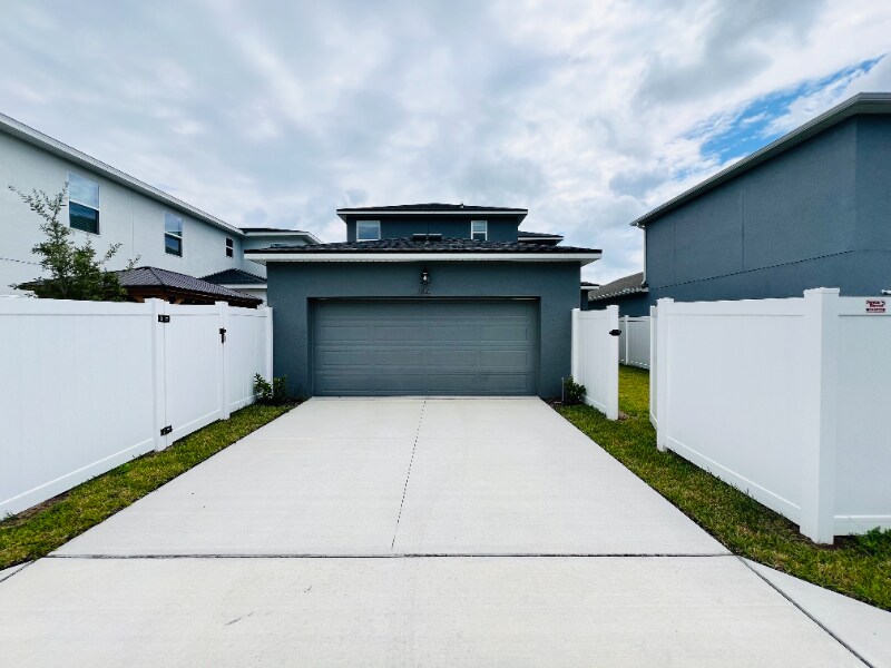 Building Photo - 11616 Sunsail Ave