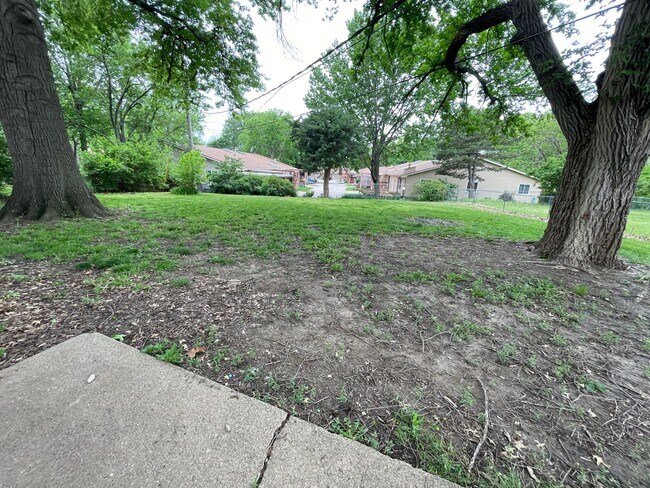 Building Photo - Stadium Street Fully Remodeled 4 bedroom 2 bathroom