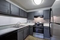 Building Photo - Southland Station Apartments