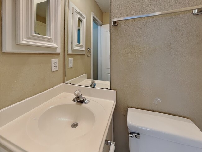 Building Photo - 17302 Lonesome Dove Trail