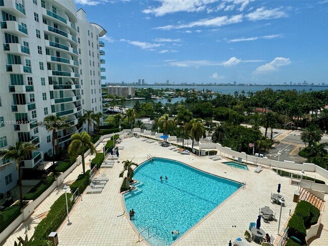 Building Photo - 7900 Harbor Island Dr