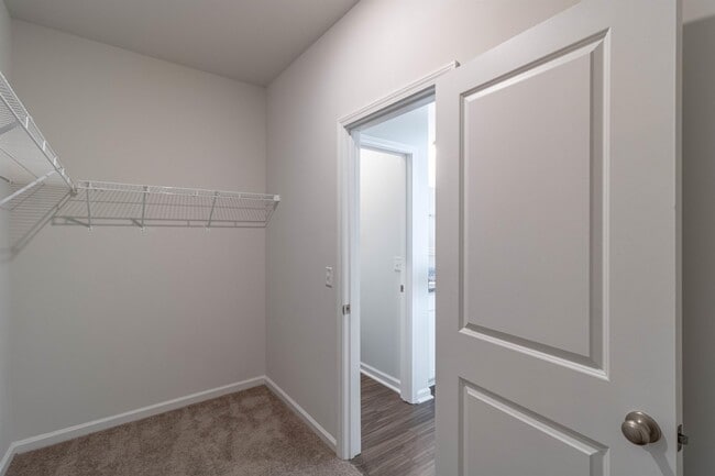 Building Photo - 147 Enclave Wy