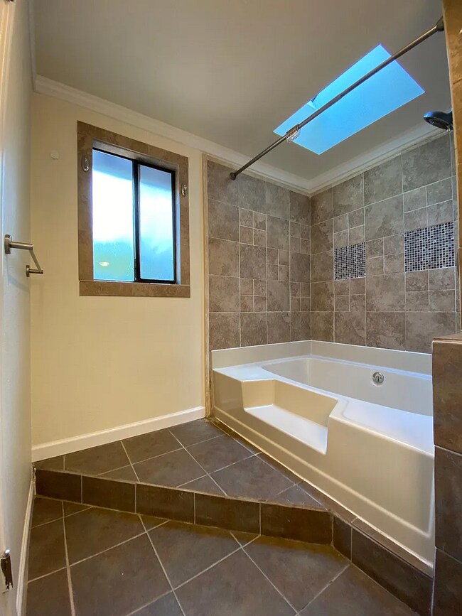 1st floor Master bathroom - 6801 119th Pl SE