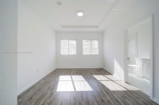 Building Photo - 10740 NW 83rd St