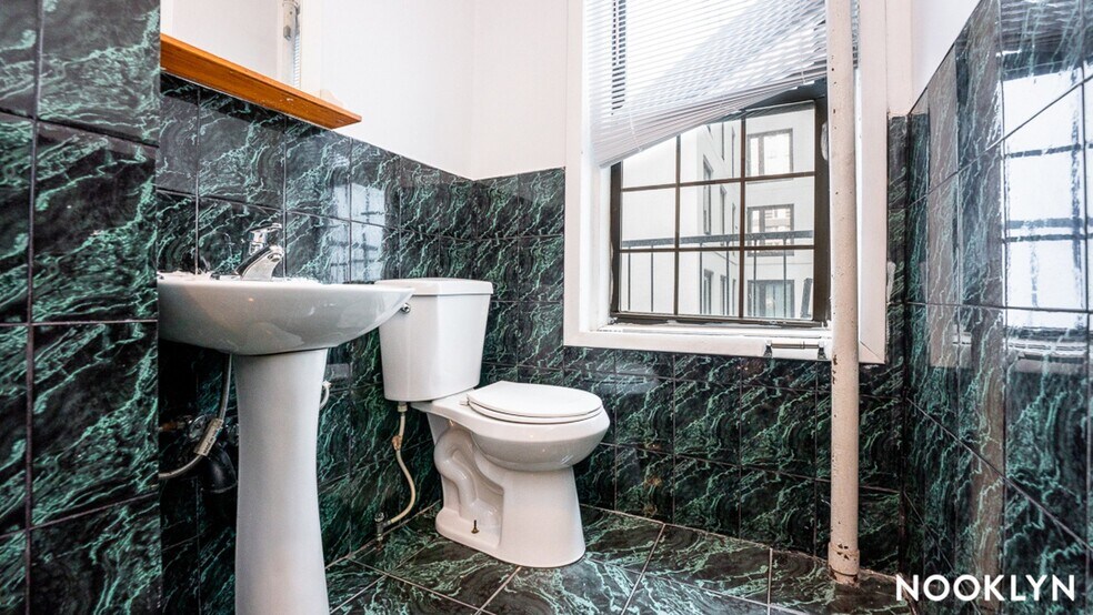 Building Photo - 63 Duffield St