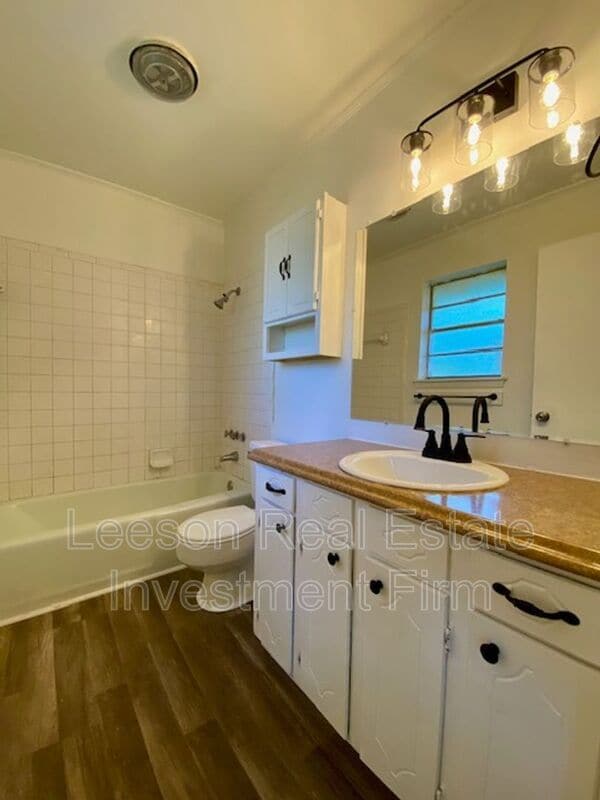 Building Photo - 121 Tooke Dr