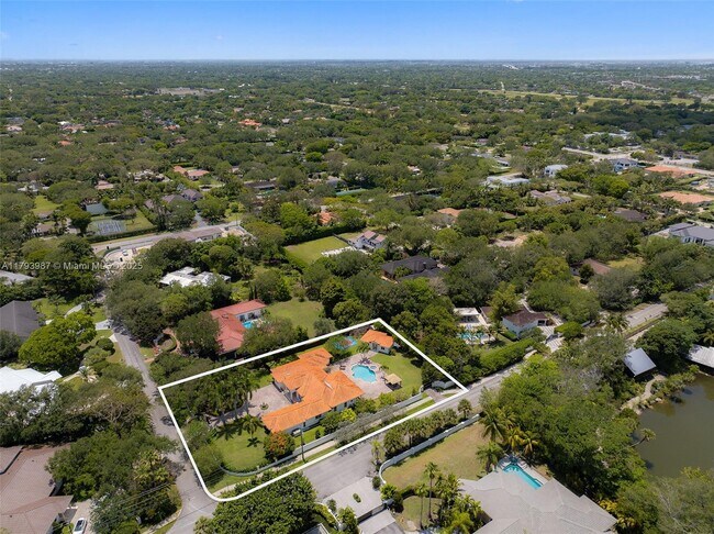 Building Photo - 9400 SW 93rd Ct