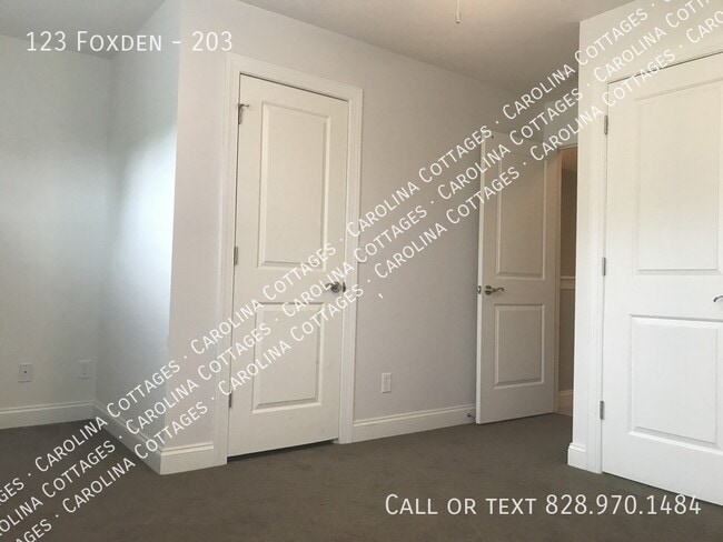 Building Photo - 123 Foxden-203