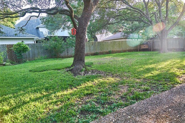 Building Photo - 9101 Middlebie Dr