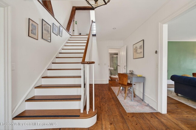 Building Photo - 48 Oak Rd