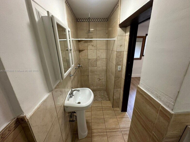 Building Photo - 785 NW 96th St