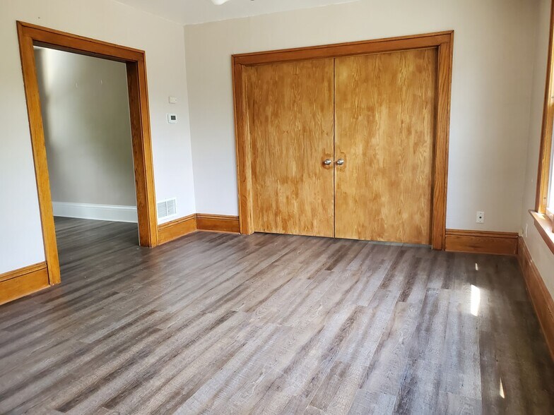 Living Room - 401 Morgan Ave N