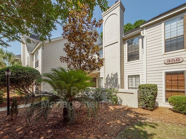 Building Photo - 352 Sandpiper Dr