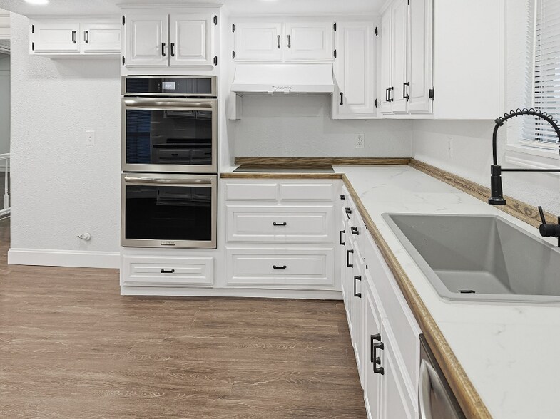 Building Photo - 2409 Castle St