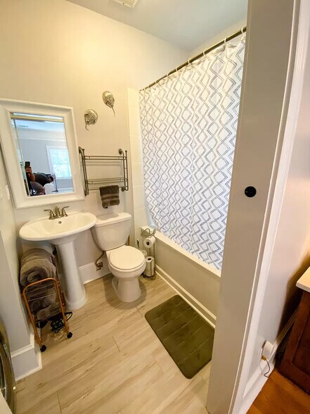 Building Photo - 214 E. 32nd St.