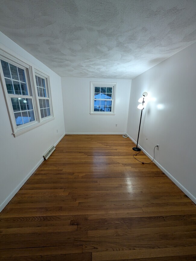 Building Photo - 31 Carline Dr